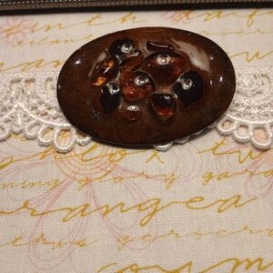 Elegant Vintage Brown Brooch